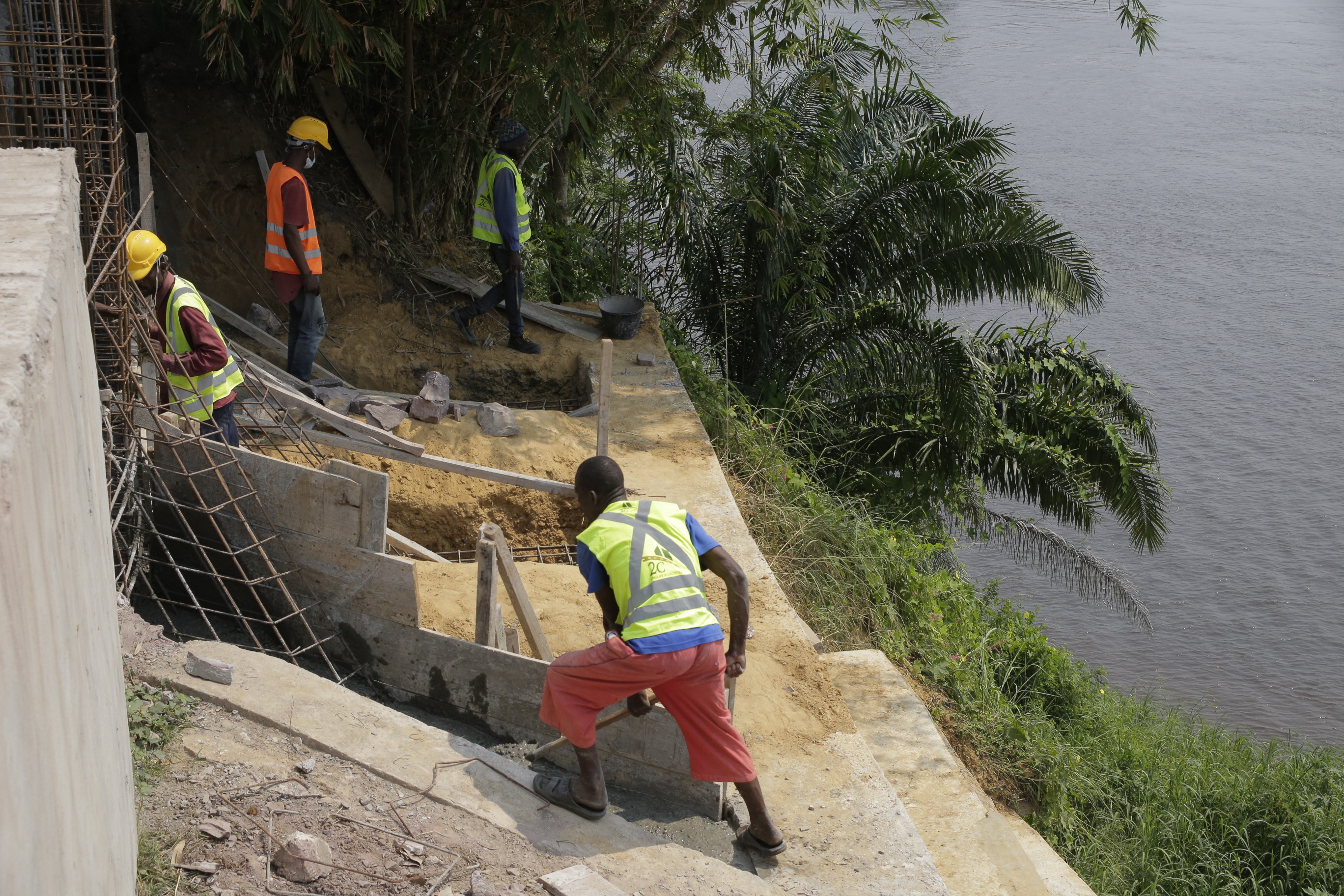  travaux de lutte anti-érosive réalisés par La Congolaise de Construction SARL Primature Kinshasa